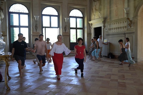 Danza in villa